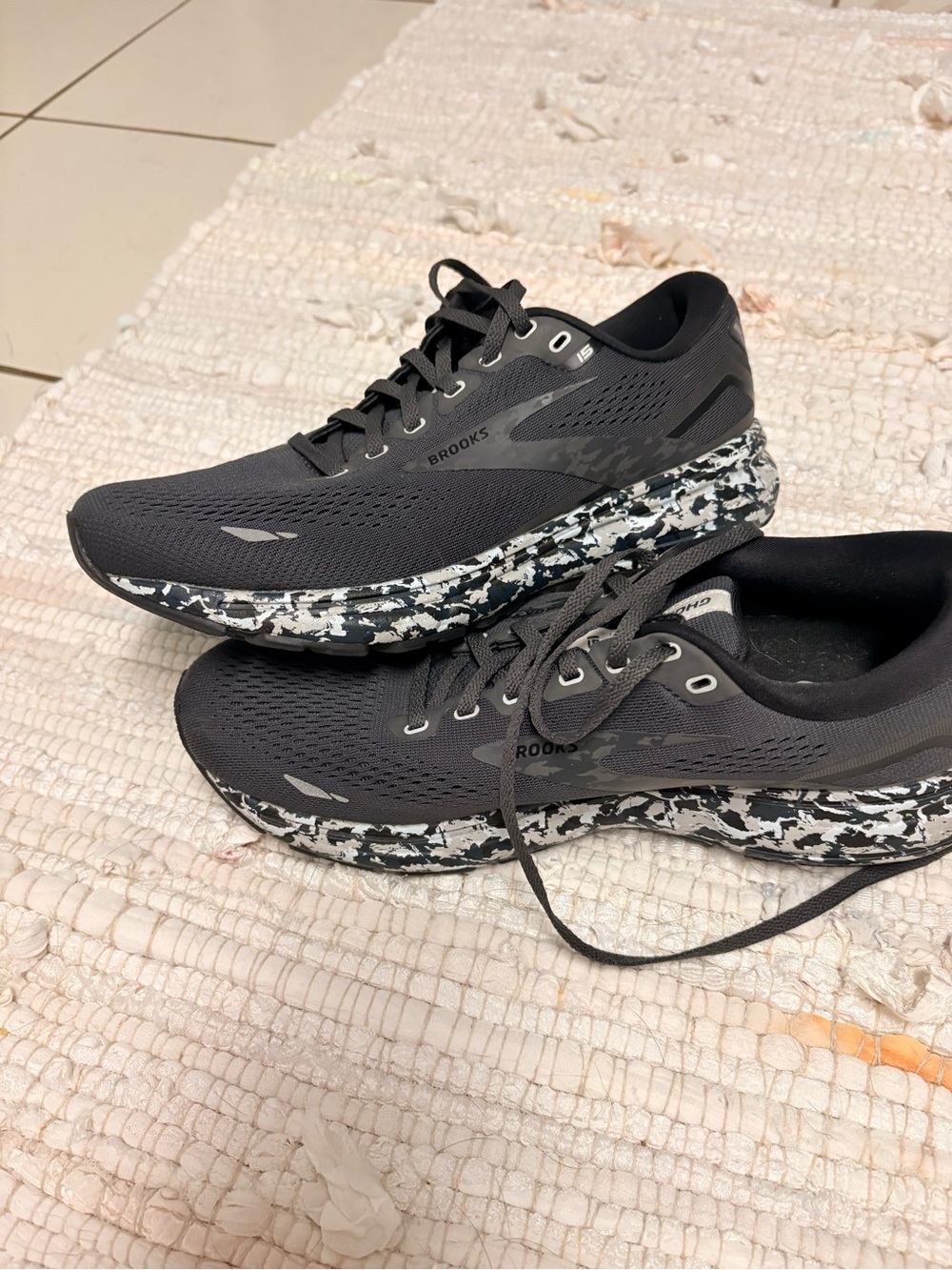 Brooks Ghost 15 Women's Black Athletic Shoes with White-Black Speckled Midsole